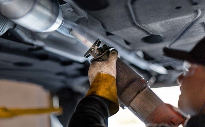 MagnaFlow Universal Catalytic Converter 2.75inch C/C Met.