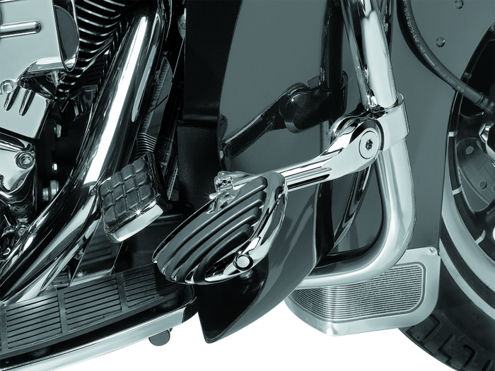 Kuryakyn Tour-Tech Cruise 6in Mount Arm  With ISO Wing Pegs 1-1/4in Clamp Chrome